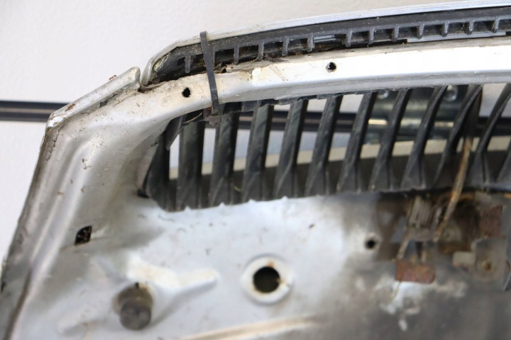 фото №14, Skoda octavia ii 2 капот передняя крышка двигателя серебряная решётка