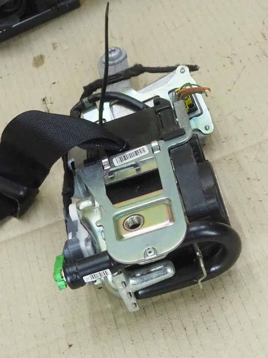 фото №8, Pas безпеки праві перед mercedes w204 a2048602686