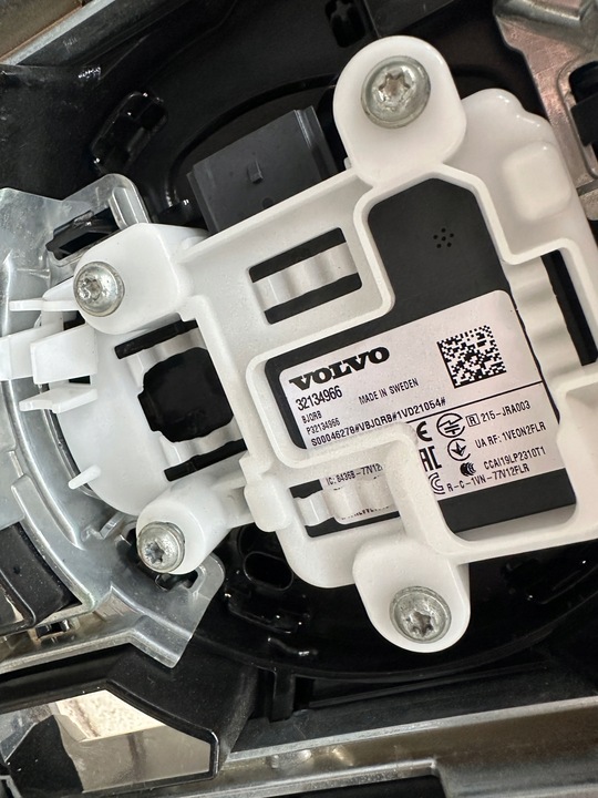 фото №10, Volvo xc60 ii рестайлинг 22-25 бампер переднее комплектный надпись радар 614