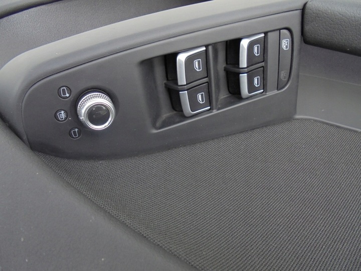 фото №13, Боковина оббивка лівий перед двері скло планка audi a4 b8 рестайлінг 8k1867105