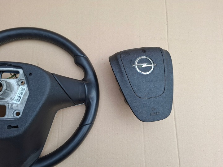 фото №9, Руль кожаный многофункциональная opel astra j iv nr. 13351025