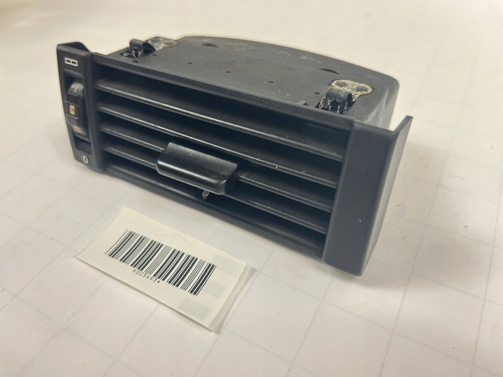 фото №10, Решітка повітропровід права пасажира w панель приладів консоль mercedes w124