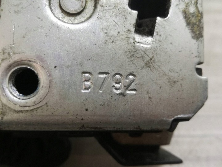 фото №8, Alfa romeo 147 2004 1910cm3 замок дверь передних 46800416