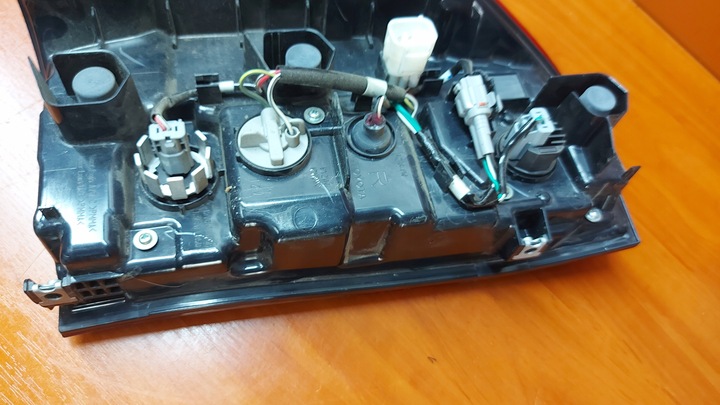 фото №15, Лампа левая левый зад задняя toyota hilux viii 20- рестайлинг