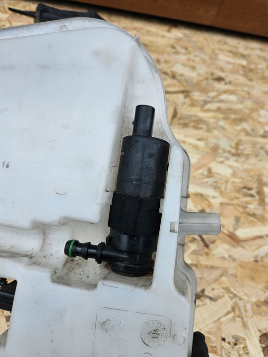 фото №8, Audi a6c7 4g рестайлінг 2.0 tdi бак склоомивача 4g8955451d