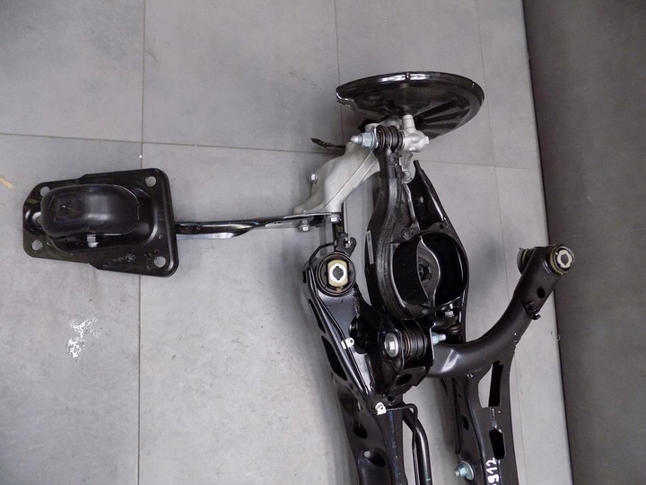 фото №13, Vw arteon підвішування зад балка ступиці 3q0505235ac