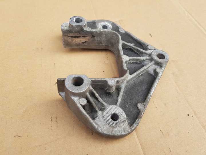 фото №4, Лапи подушки коробки / audi a2 1.4 tdi amf 75km / 8z0199565c / исправная