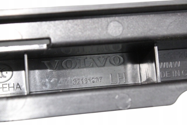 фото №8, Планка декоративная багажника volvo xc40 536 32131207 1.5l гибрид 193kw 2020