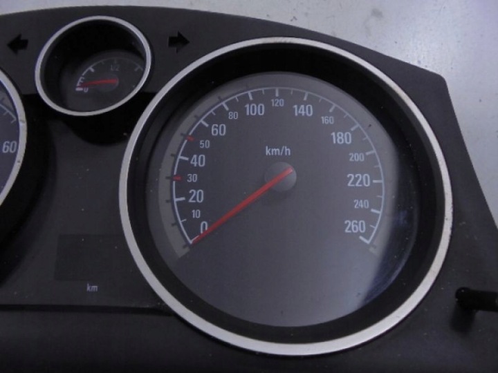 фото №6, Opel astra h iii 3 панель приборов 1,6b 13142786tb