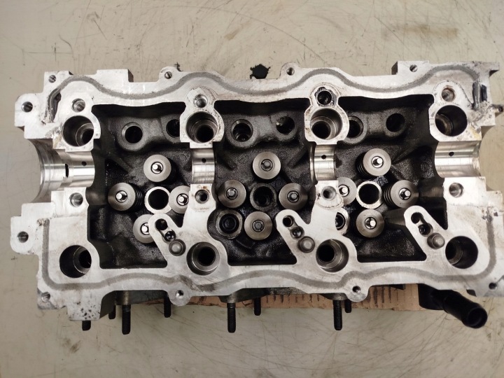 фото №10, Головка двигателя hyundai kia 22111-27500 1.5 crdi d3ea 2