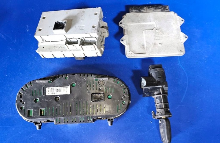 фото №11, Комплект стартовий блок керування двигуном (ecu) 51825023 lancia ypsilon 1,3 mjtd