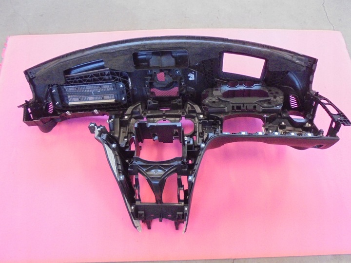 фото №7, Mercedes c клас w205 панель роздавальна шкіра