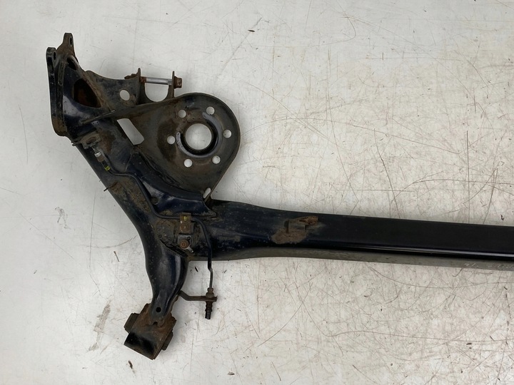 фото №12, 2013 toyota prius xw30 балка osi задней