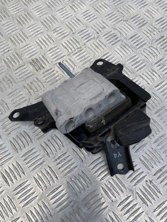 фото №1, Лапи подушка коробки двигателя левая prius iv 15-