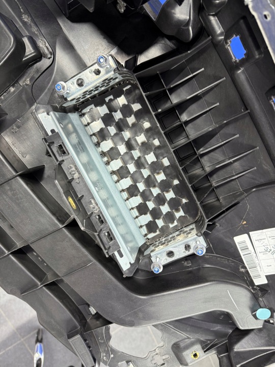 фото №12, Audi a6 c7 торпедо роздавальна капот консоль оригінал 4g1858041ll soul