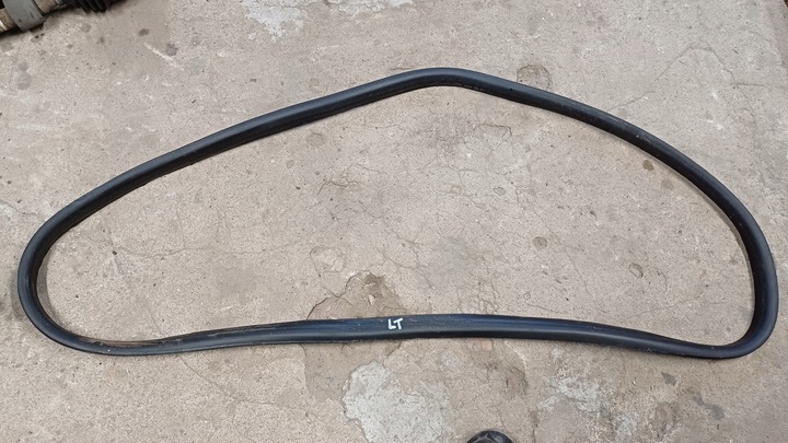 фото №1, Renault megane iv hb прокладка двері ліва зад задня