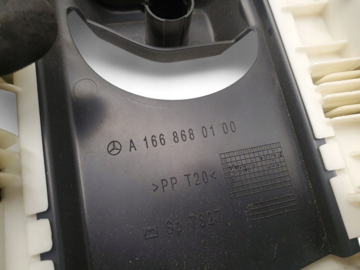 фото №8, Mercedes-benz gl x166 a1666903500 ліва сторона обшивка стійок