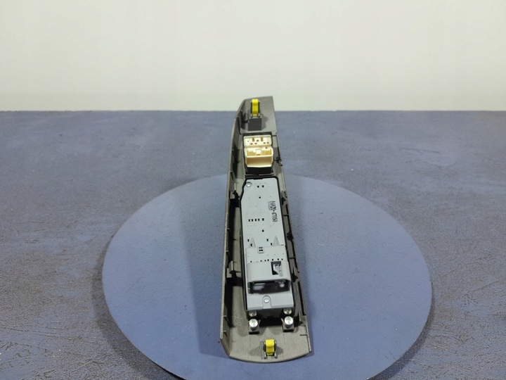 фото №6, Toyota prius ii 03- панель управление стекло зеркал перед левый 84820-47050