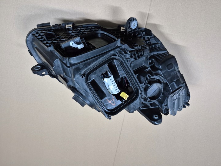фото №15, Mercedes c-klasa w-205 w205 рестайлинг фара передняя левая a2059068505kz