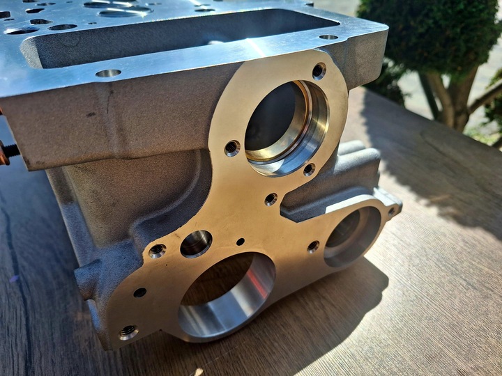 фото №6, Головка vw transporter t5 touareg 2.5tdi axd axe