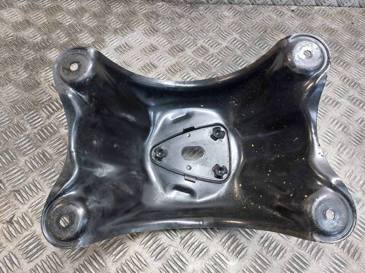 фото №10, Крепление колёса запасного toyota rav4 ii рестайлинг 64773-42030 64771-42100