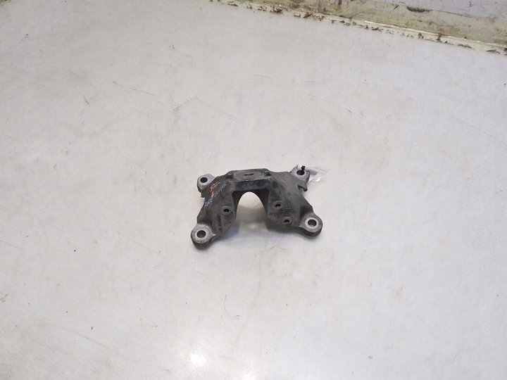 фото №6, Лапи двигуна ліва audi a6 c6 3.2 fsi 4f0199307m