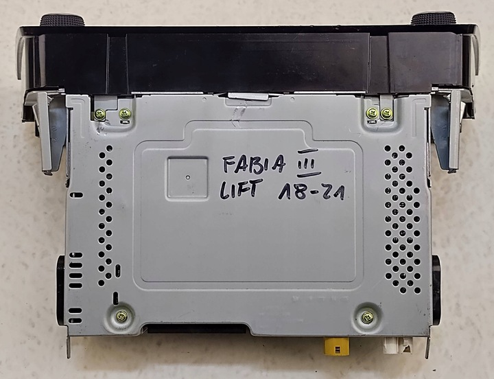 фото №8, Skoda fabia 2 iii рестайлинг 18-21 радио дисплей 6v0035871j