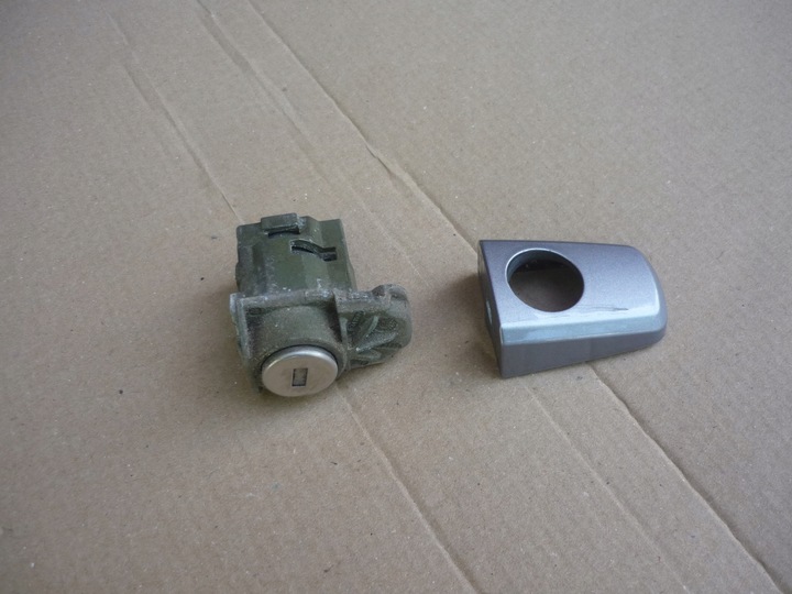 фото №1, Вставка замка дверь левый перед opel astra h zafira b 24463527 + заглушка