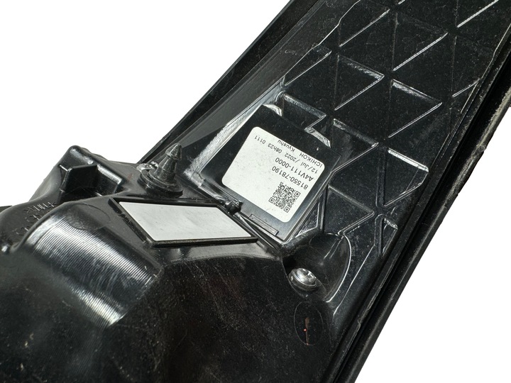 фото №3, Lexus nx ii 2 22- лампа зад задняя led правая ползун бампер крышка