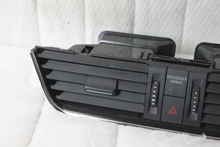 фото №2, Решітка повітропровід впуск консолі панелі середня skoda octavia iii 5e0820951c