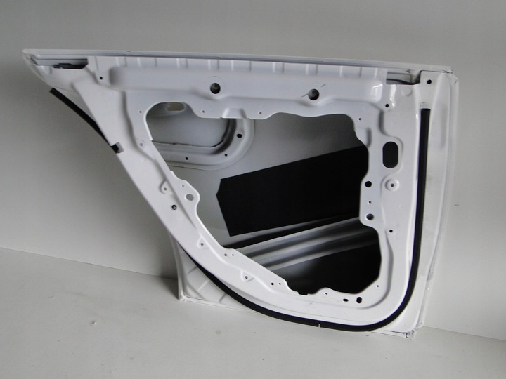 фото №15, Mercedes cla 118 w118 двері ліві задні 149 білий