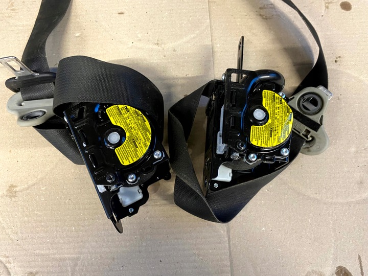 фото №7, Pas безопасности - полный - левый правые перед переднее toyota hilux viii 15-