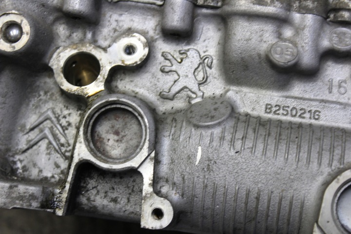 фото №14, Citroen c4 cactus peugeot 208 2008 1.2thp hn01 головка комплектная валы