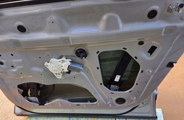 фото №8, Audi e-tron q8 4ke дверь передние перед правые lz7g