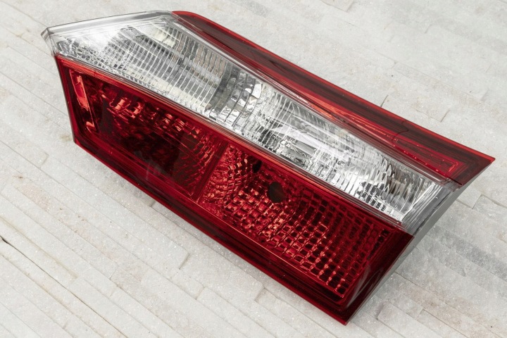 фото №9, Toyota corolla xi e16 2013-2016 sedan фара крышки задней правая 8158102530