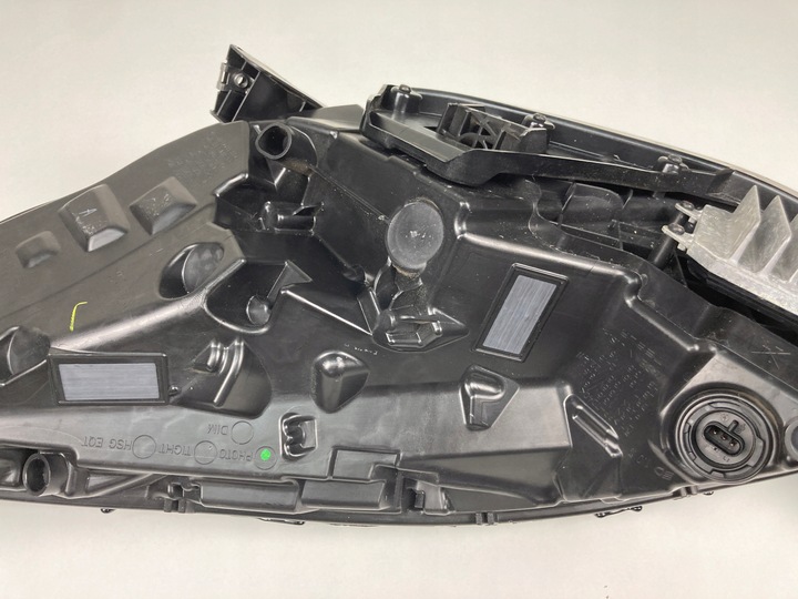 фото №11, Лампа правая передняя tesla 3 1077376