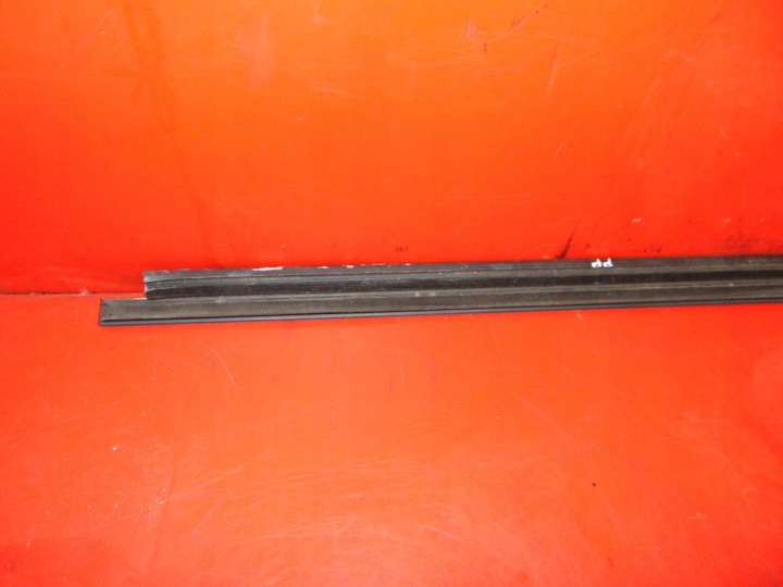 фото №10, Audi a5 8f cabrio планка накладка двері права