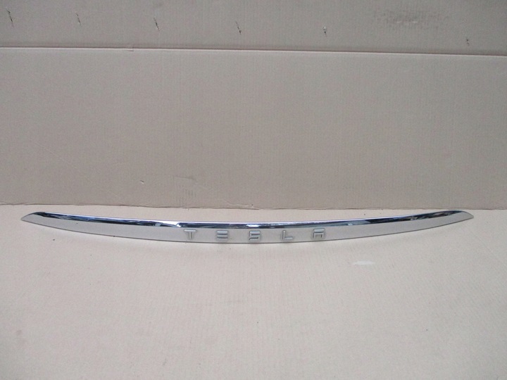 фото №1, Планка хром накладка кришки зад багажника tesla x 1035369-00-d