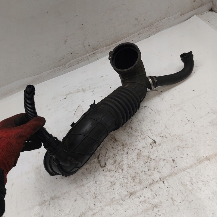 фото №5, Bmw f30 2,0d труба повітря повітропровід повітря 586509 7810745