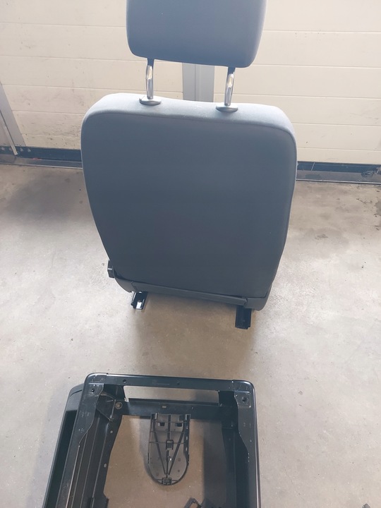 фото №8, Vw t6.1 сиденье правый перед пассажира комплектный