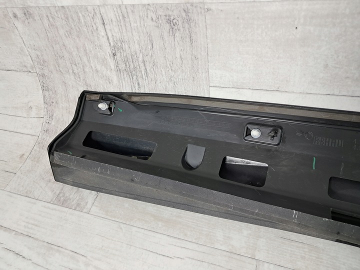 фото №7, Audi q3 ii планка накладка двері правий зад задня 83a853960a