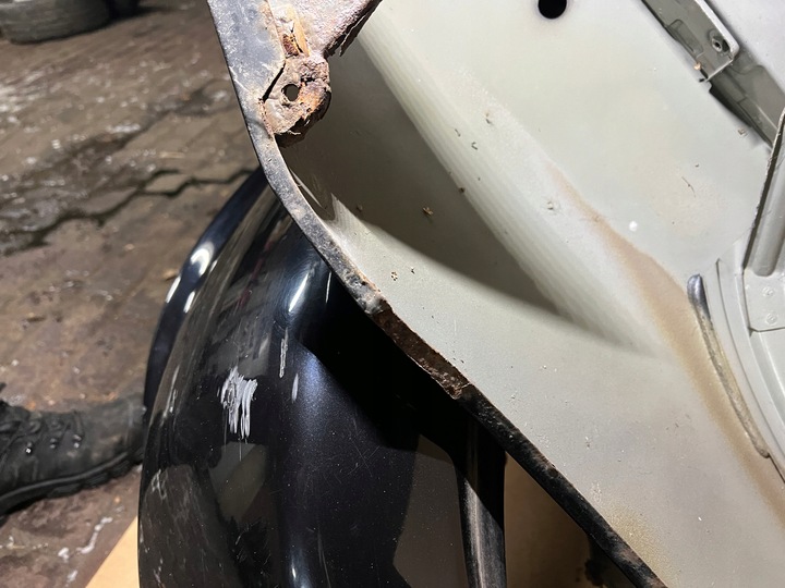 фото №10, Bmw z3 e36/7 рестайлінг бампер крило підкрилок гумова накладка заливання зад комплект 303