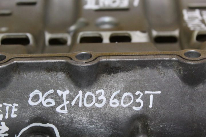 фото №10, Поддон масляная leon ii a3 a4 a5 golf vi octavia ii bzb 1.8 tfsi 06j103603t