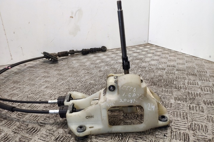 фото №9, Механізм зміни коробки передач kia cee'd хетчбек ed 437001h200 1.6l дизель