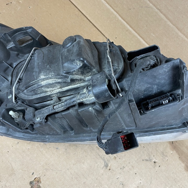 фото №9, Volvo xc60 i 08-13 ксенон 30763135 лампа передняя перед левая + крепление