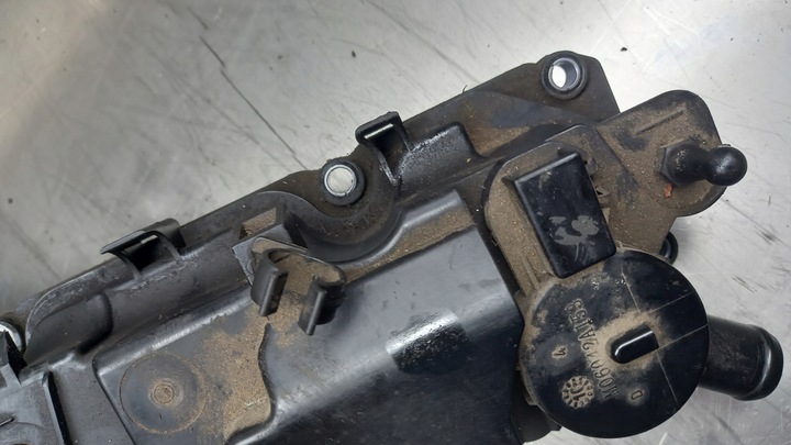 фото №6, Кришка клапанів 9689112980 volvo s40 v50 1.6 hdi d2 115km