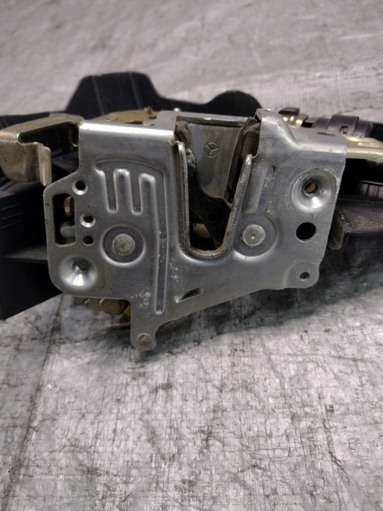 фото №13, Замок двері лівий зад mercedes w210 оригінальний номер 2027330308