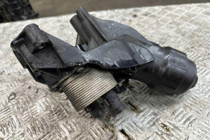 фото №1, Крепление фильтра масла audi a6 avant 4g5, c7, 4gd 03n117021b 2.0l дизель