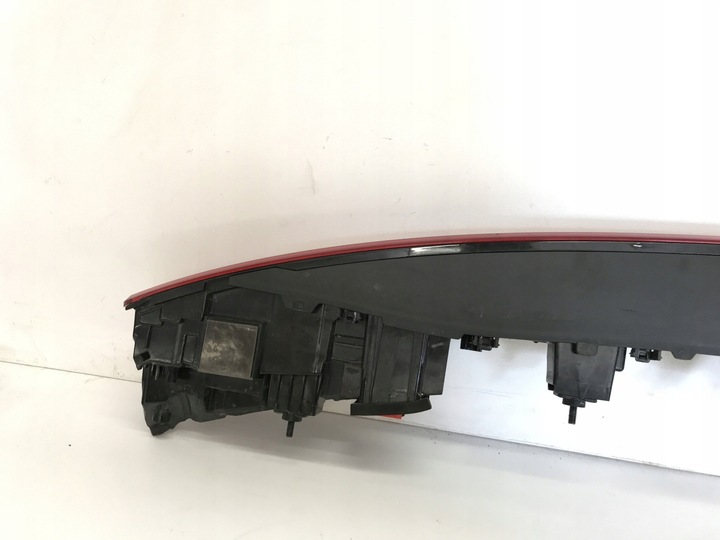 фото №13, Audi e-tron лампа накладка крышки зад led 4ke945095f