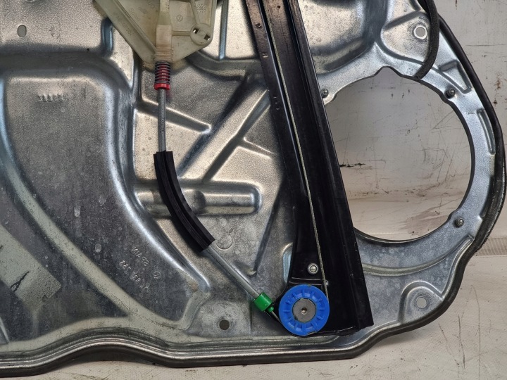 фото №10, Склопідйомник правий перед oem номер 6q4837756 vw polo iv 4